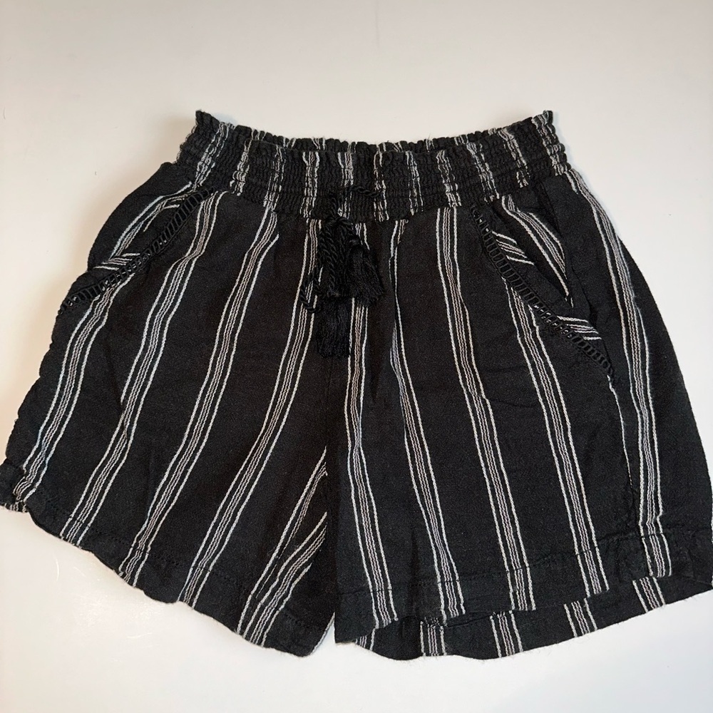 Briggs NY Women’s XS Shorts 5’’ Black White Striped Linen Blend Pockets